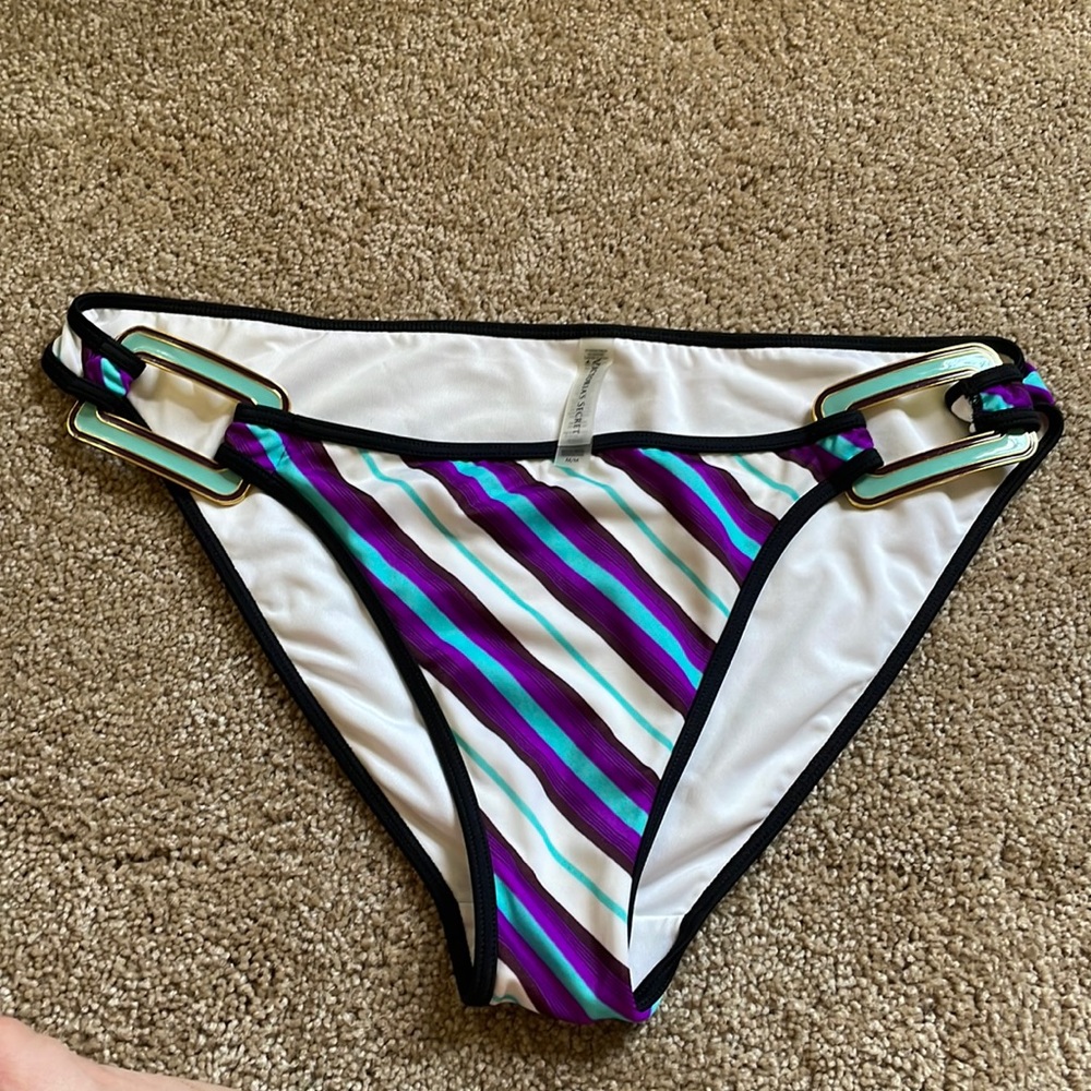 Victoria’s Secret bikini bottom size M